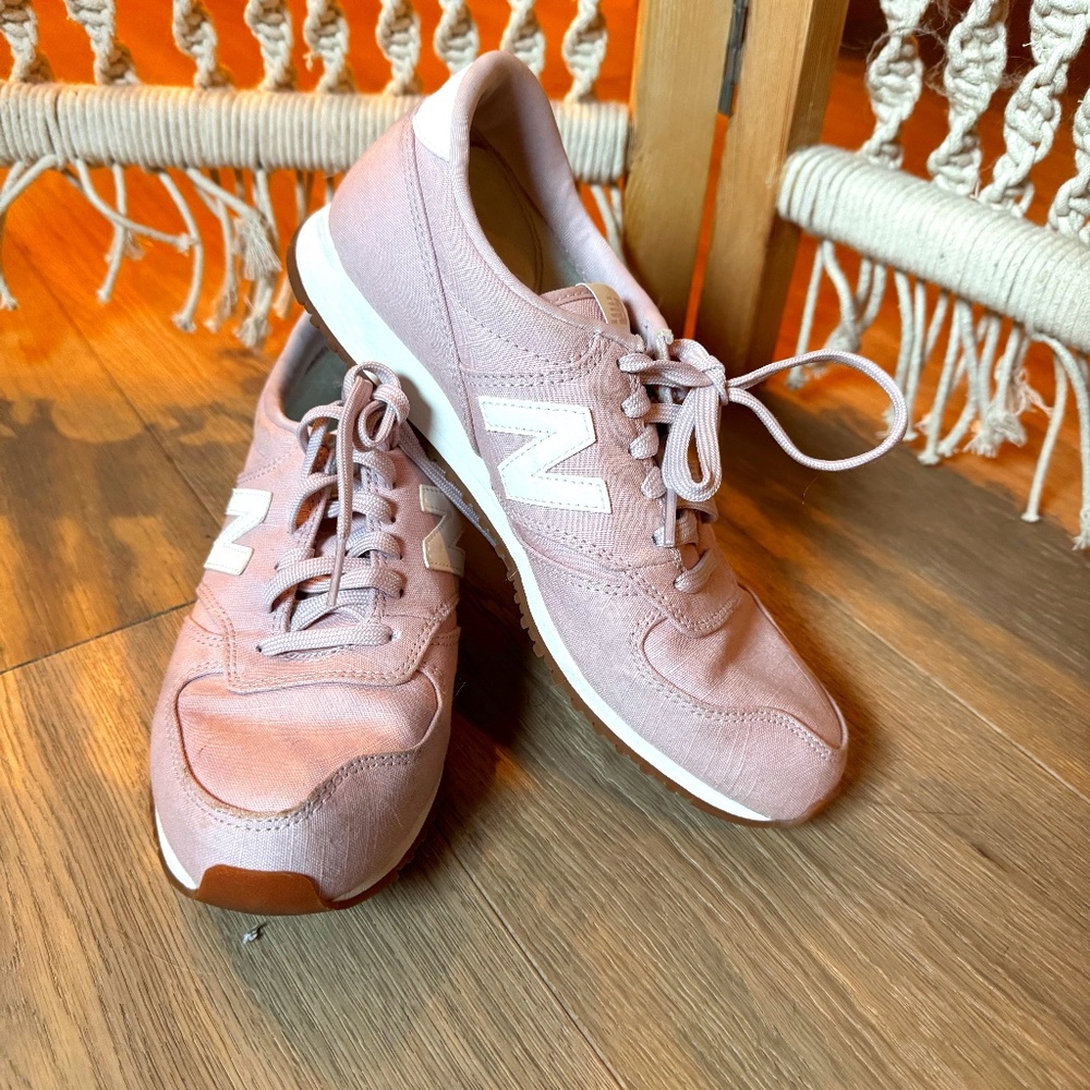 New Balance 420 sneakers size 8